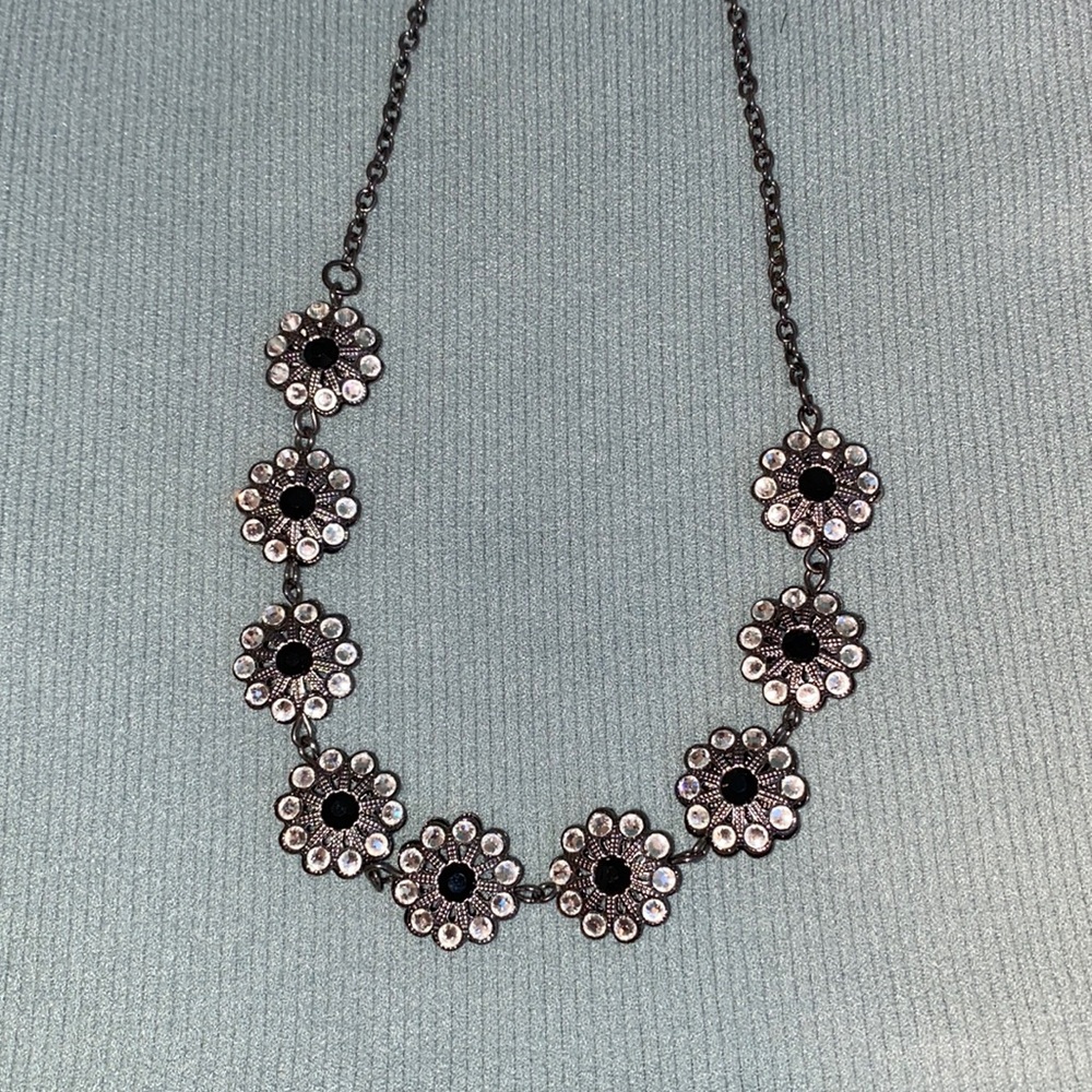 FLOWER RHINESTONE NECKLACE